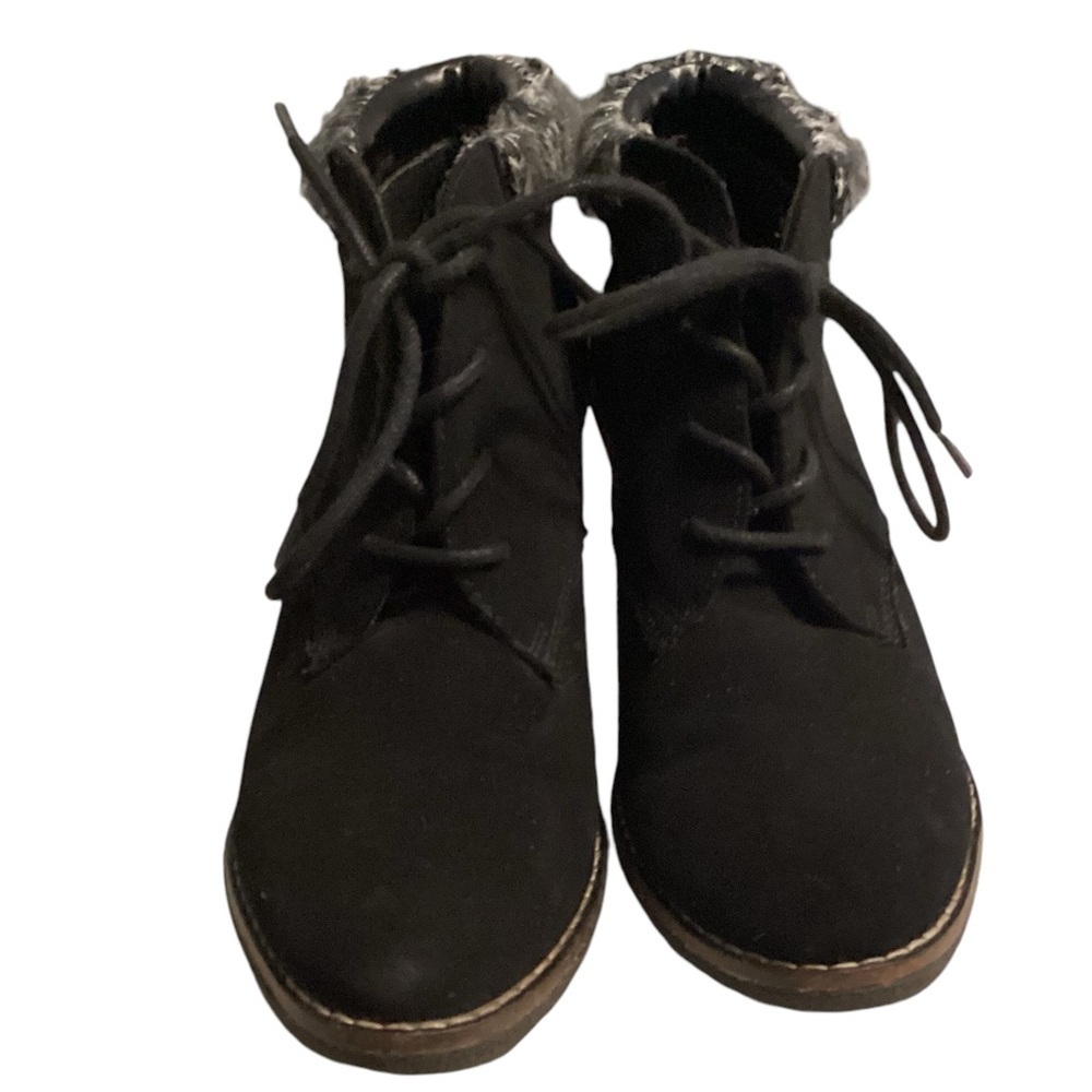 White Mountain Lilac size 7  Black Lace Up‎ Wedge Sweater Cuff Ankle Boots